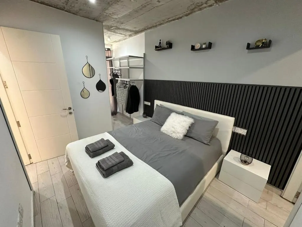 Paceville - 5A - Seaview 2BR, Chill Vibes Spot