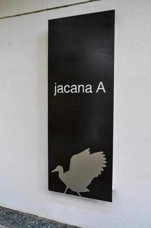 Certificato, attestato, insegna o altro documento esposto da Jacana A 1BR Pico de Loro by PTours