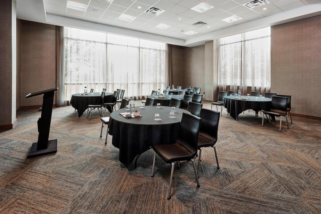 AC Hotel by Marriott Cincinnati at The Banks photo