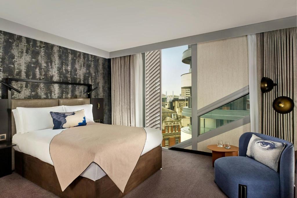 Montcalm East, Autograph Collection - Resim 23