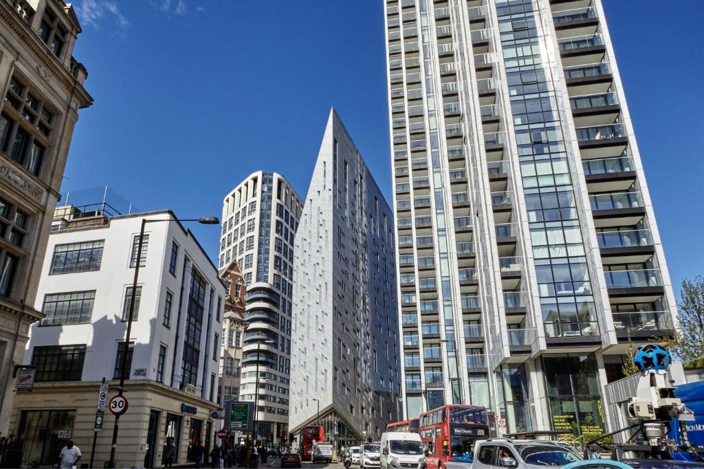 Montcalm East, Autograph Collection - Resim 21