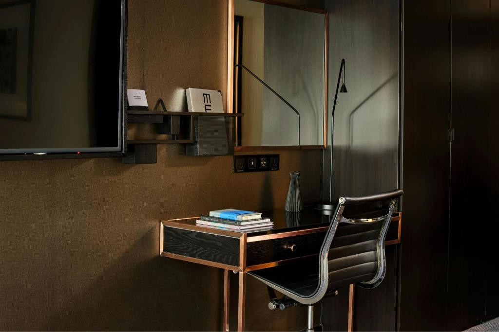 Montcalm East, Autograph Collection - Resim 31