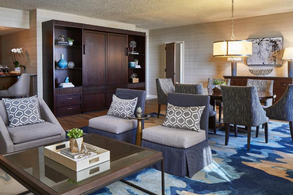 Renaissance Dallas Hotel - 