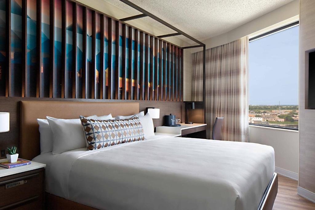Renaissance Dallas Hotel - 