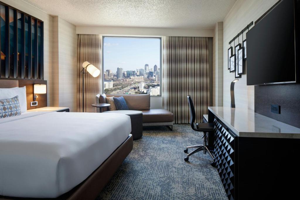 Renaissance Dallas Hotel - 