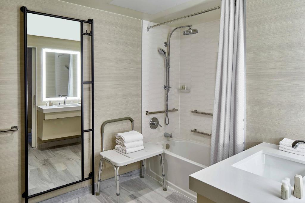 Renaissance Dallas Hotel photo