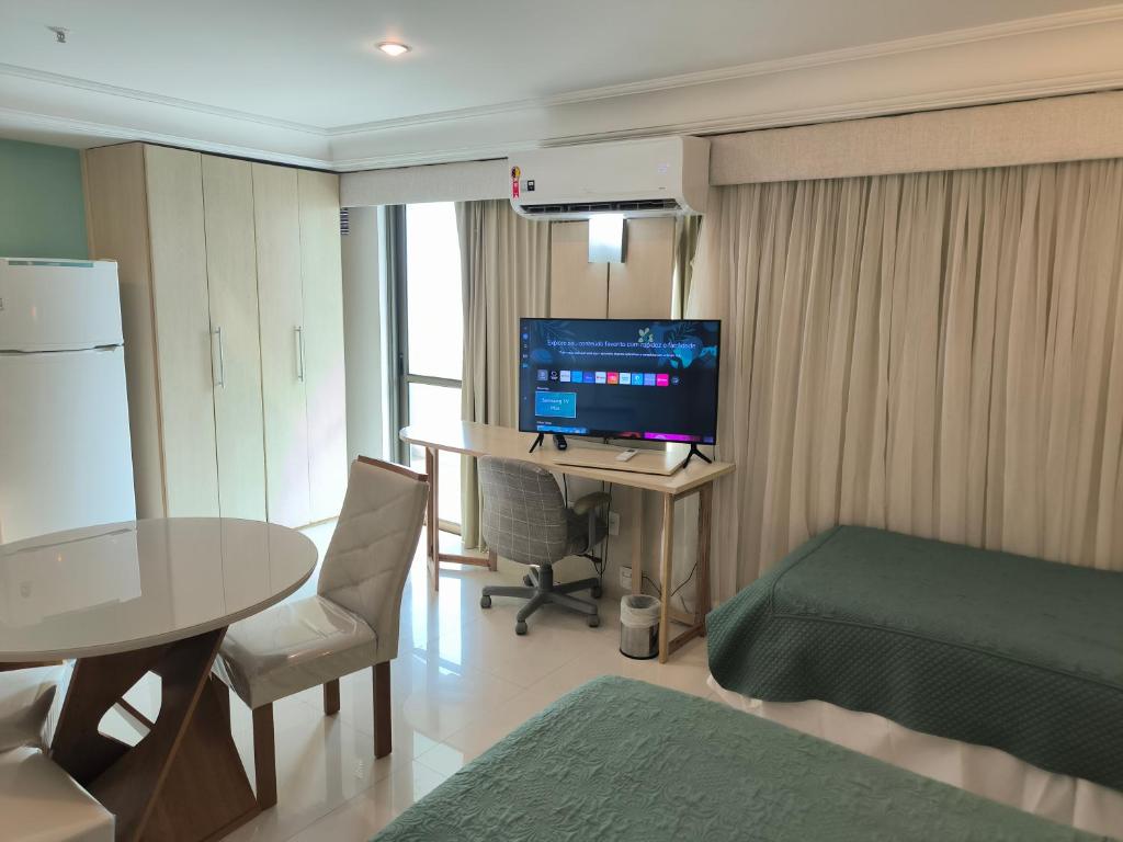 Barra Prime Flats, Ed Mediterrâneo, wi-fi 400Mb, balsa pra praia grátis, ar condicionado novo! - 