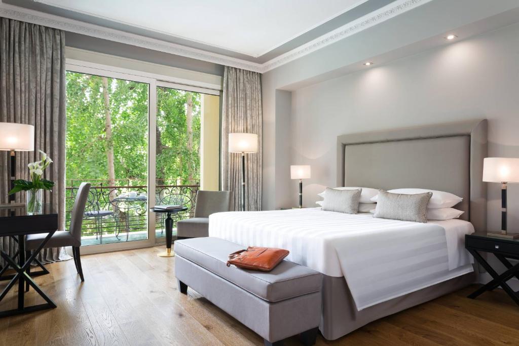 Sina Villa Medici, Autograph Collection - Resim 33