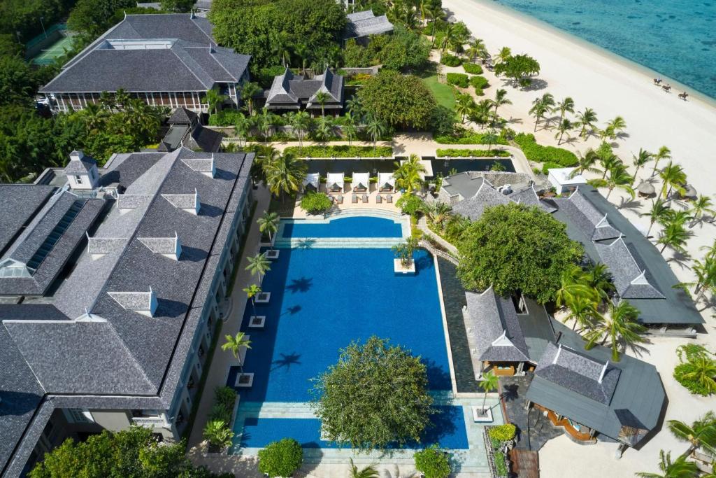 Bazén v ubytování The St. Regis Le Morne Resort, Mauritius nebo v jeho okolí