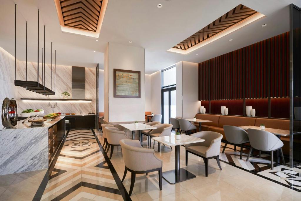 Sheraton Can Tho - 12