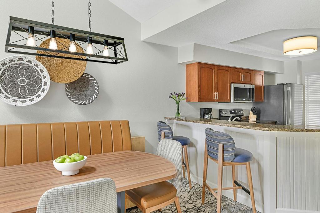 Sheraton Broadway Resort Villasにあるキッチンまたは簡易キッチン