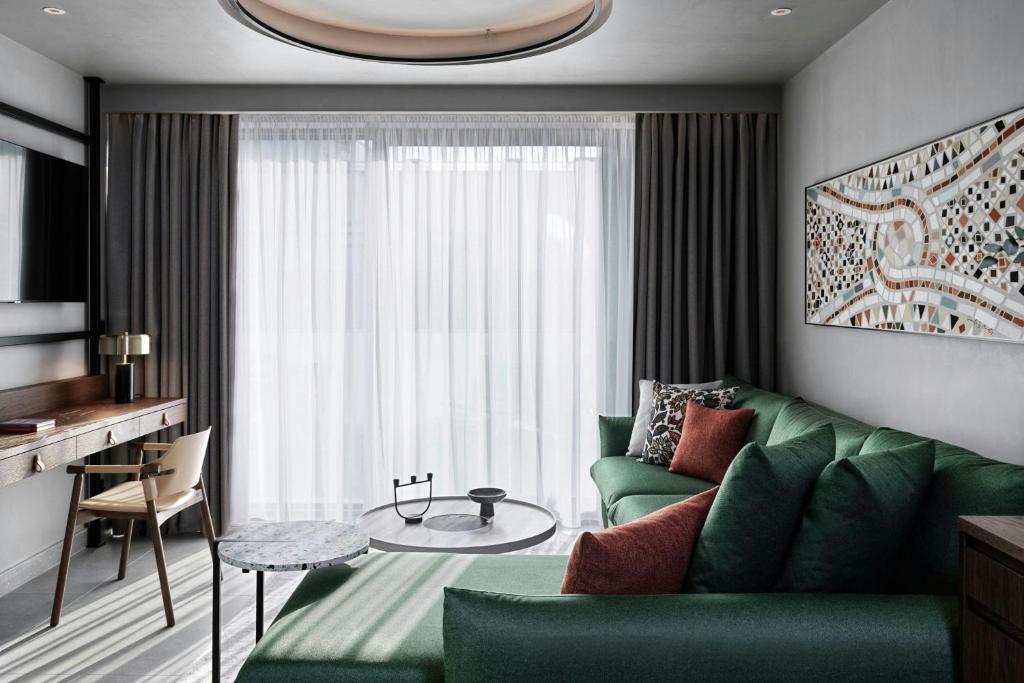 MonAsty, Thessaloniki, Autograph Collection - Resim 12