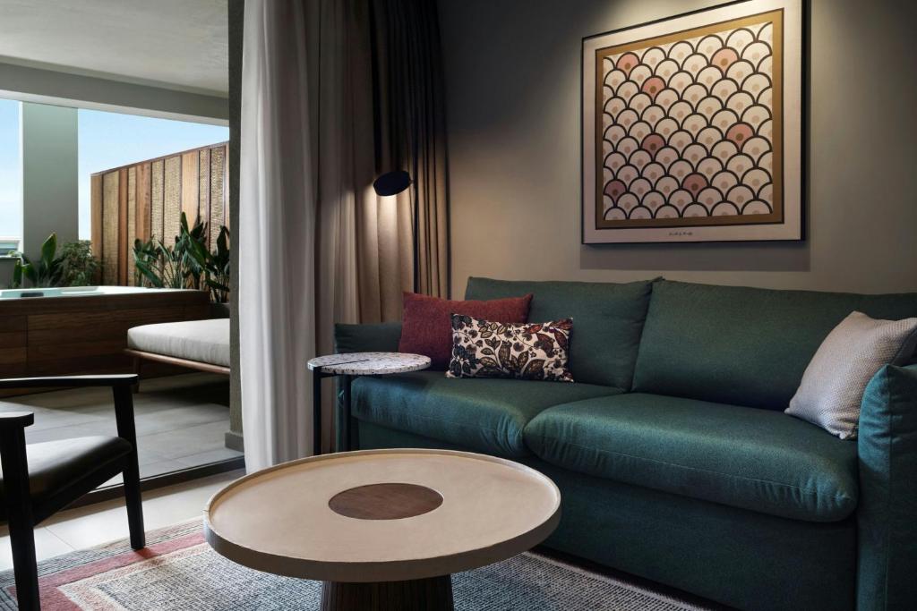 
Junior Suite with Balcony and Garden View
