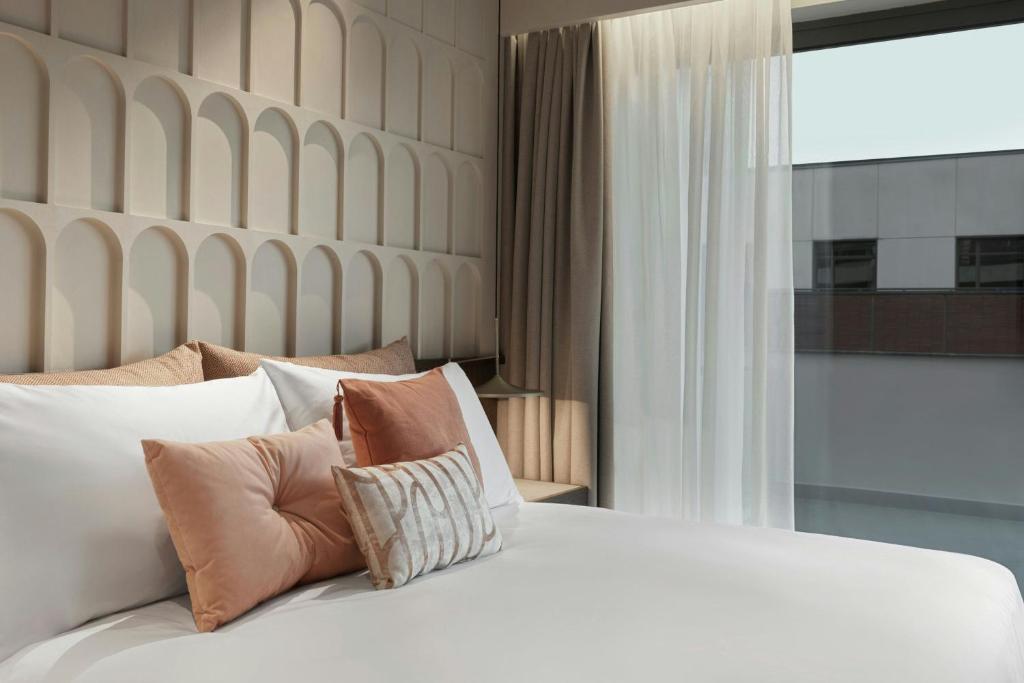 MonAsty, Thessaloniki, Autograph Collection - Resim 42