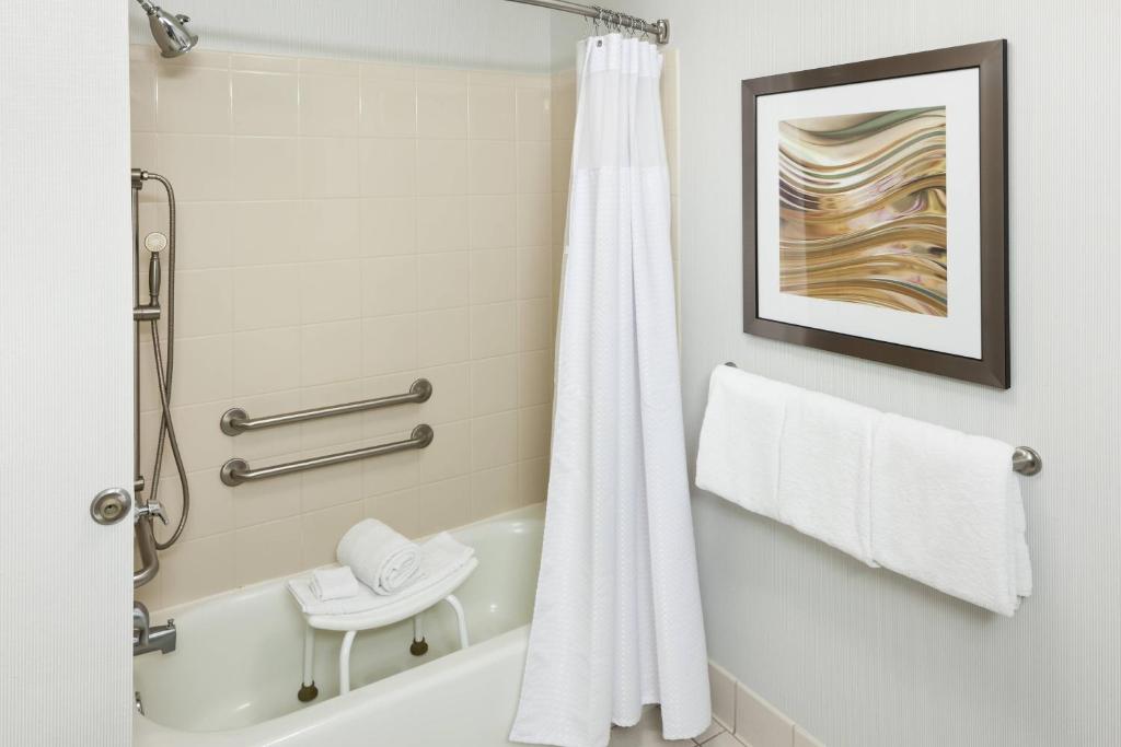 Courtyard by Marriott Hattiesburg photo