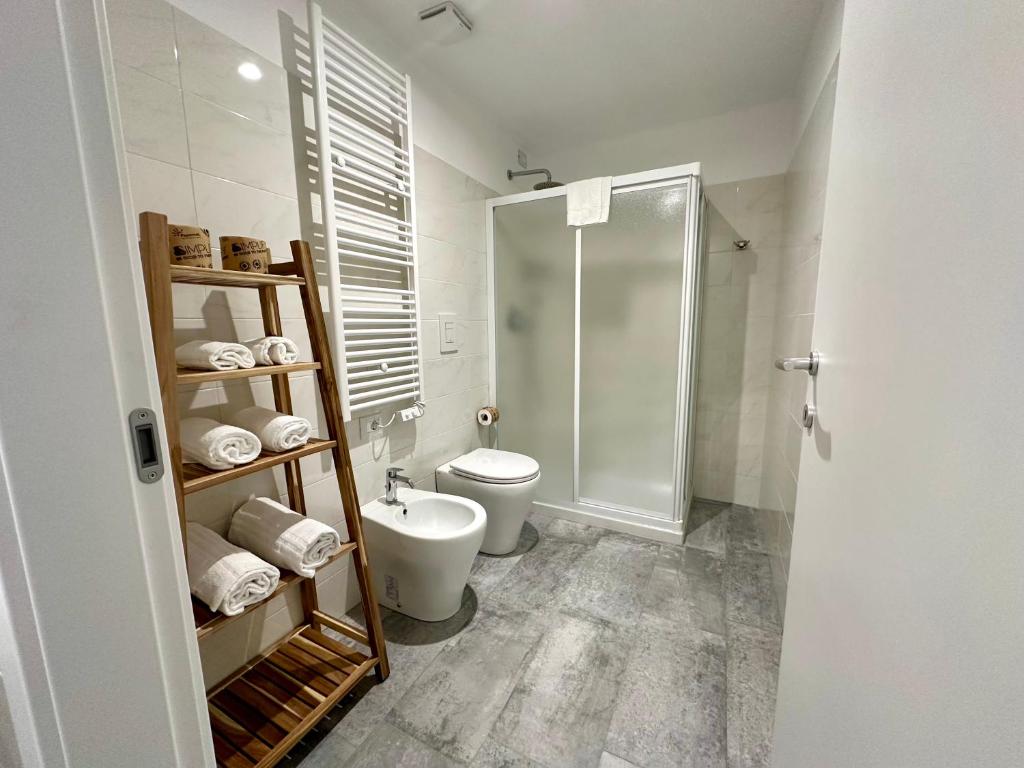 Living Lake Como-Rooms&Parking - 11