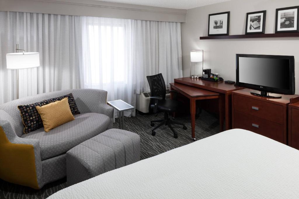 TV a/nebo společenská místnost v ubytování Courtyard by Marriott Abilene Northeast