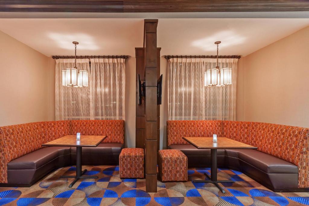 Posezení v ubytování Courtyard by Marriott Abilene Northeast