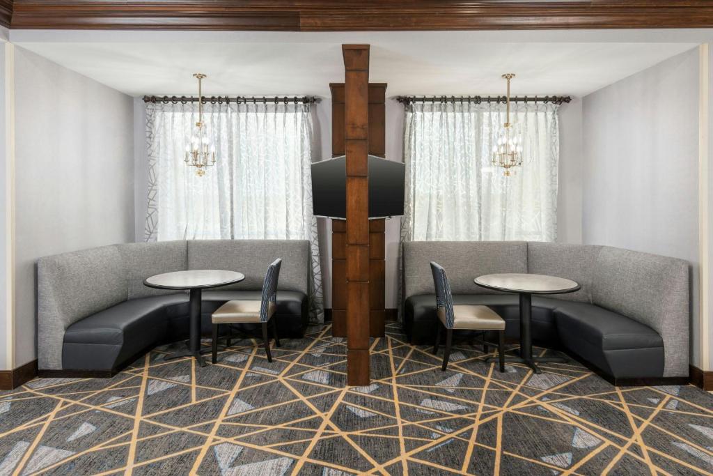 Posezení v ubytování Courtyard by Marriott Abilene Northeast