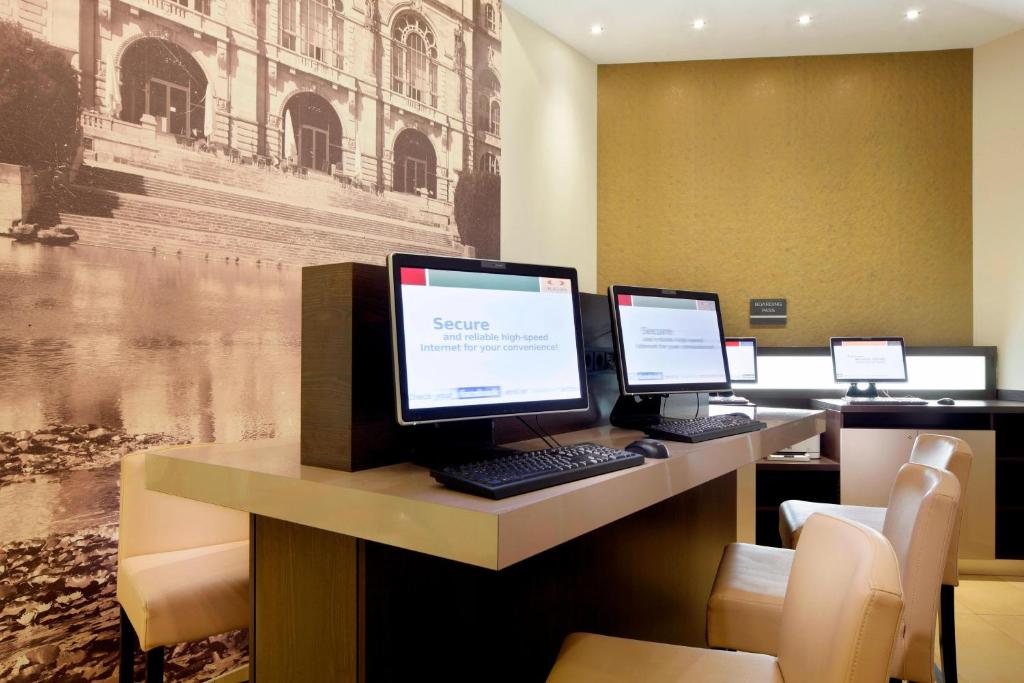 Courtyard by Marriott Hannover Maschsee - Resim 28