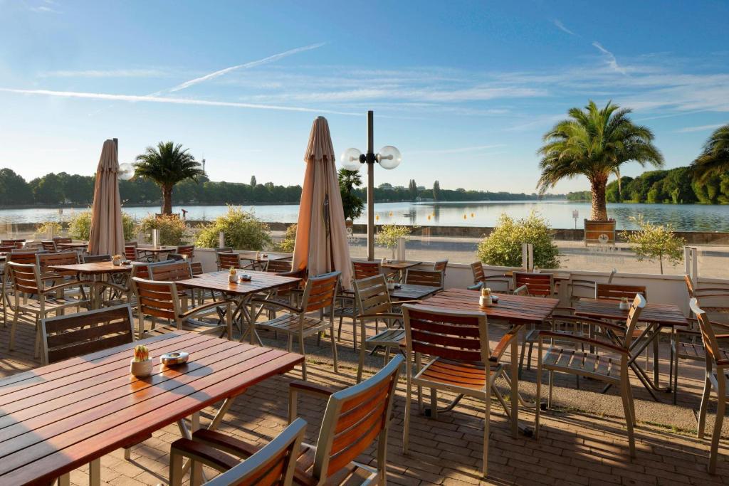 Courtyard by Marriott Hannover Maschsee - Resim 30