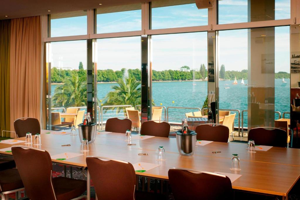 Courtyard by Marriott Hannover Maschsee - Resim 41