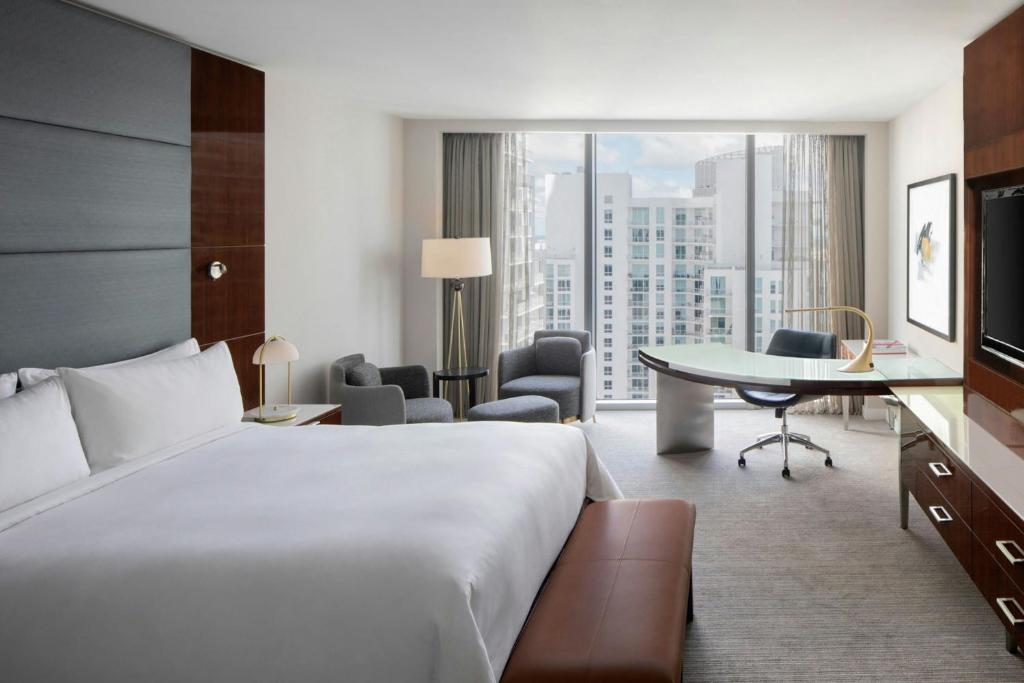TV a/nebo společenská místnost v ubytování JW Marriott Marquis Miami
