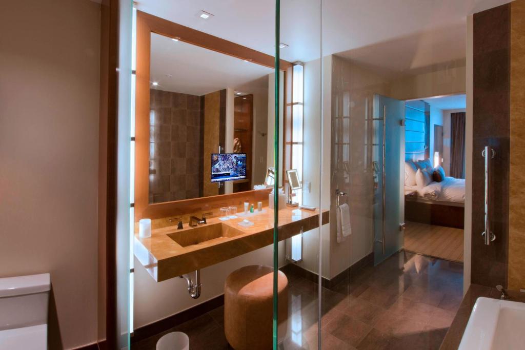 Koupelna v ubytování JW Marriott Marquis Miami