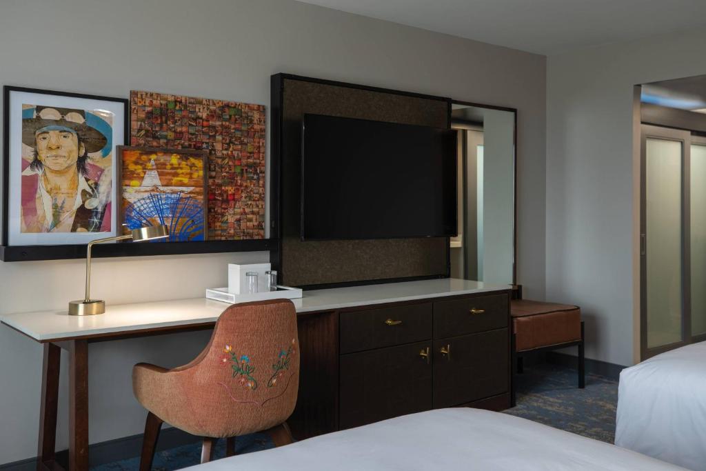 Renaissance Dallas Addison - Double Room With Two Double Beds