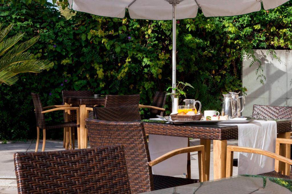 AC Hotel Ciudad de Sevilla by Marriott - Resim 7