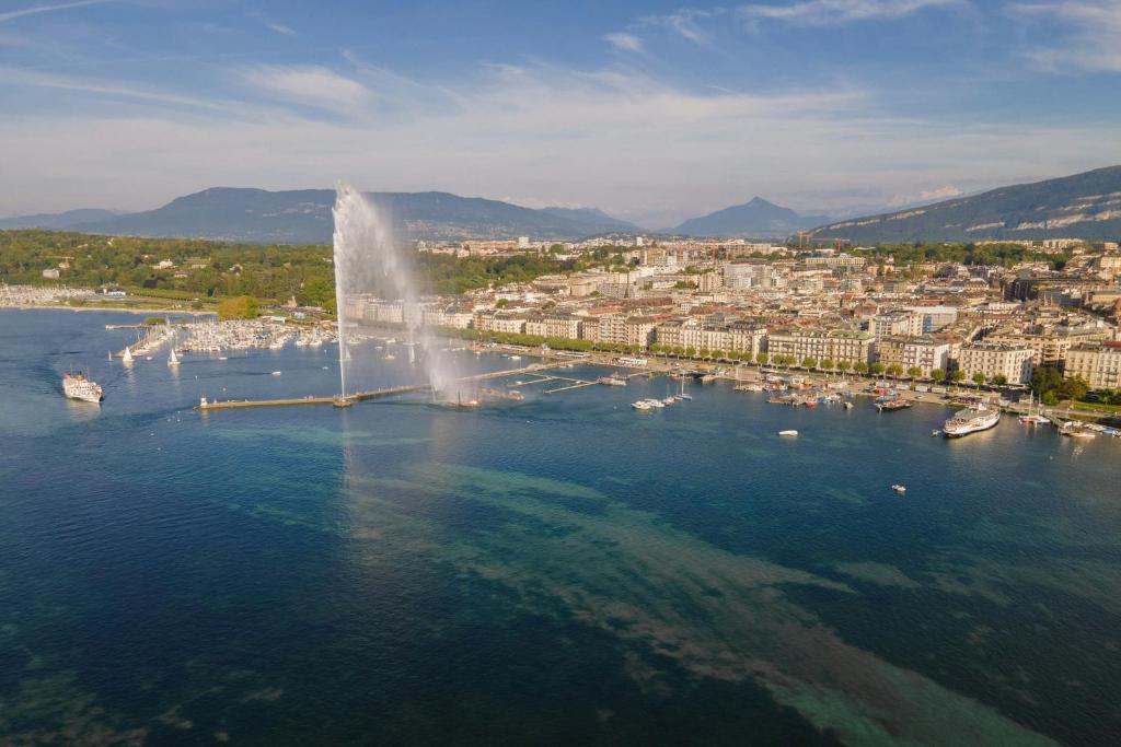 The Ritz-Carlton Hotel de la Paix, Geneva - Resim 8