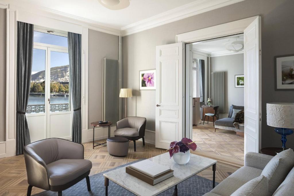 Posezení v ubytování The Ritz-Carlton Hotel de la Paix, Geneva