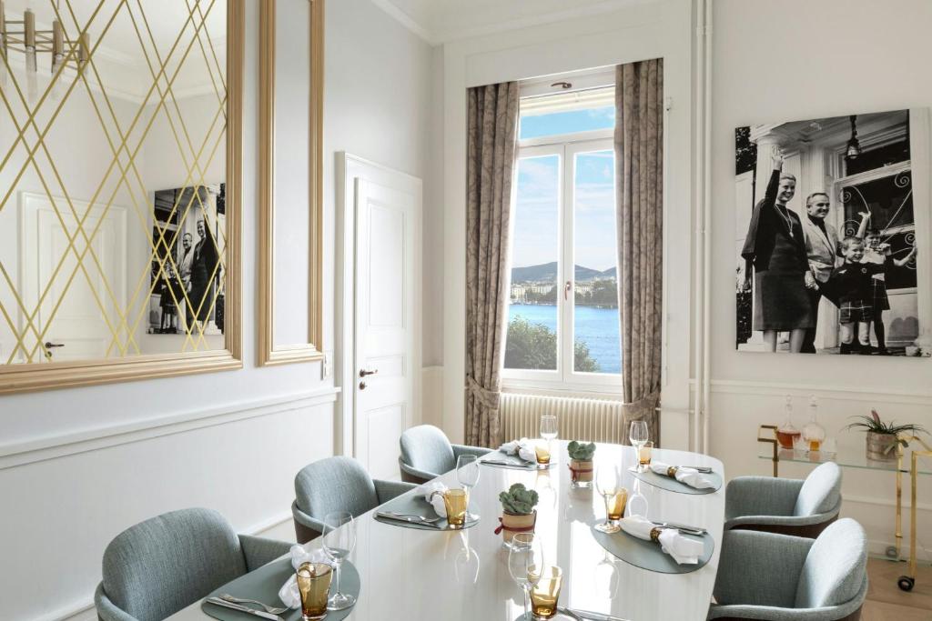 Posezení v ubytování The Ritz-Carlton Hotel de la Paix, Geneva