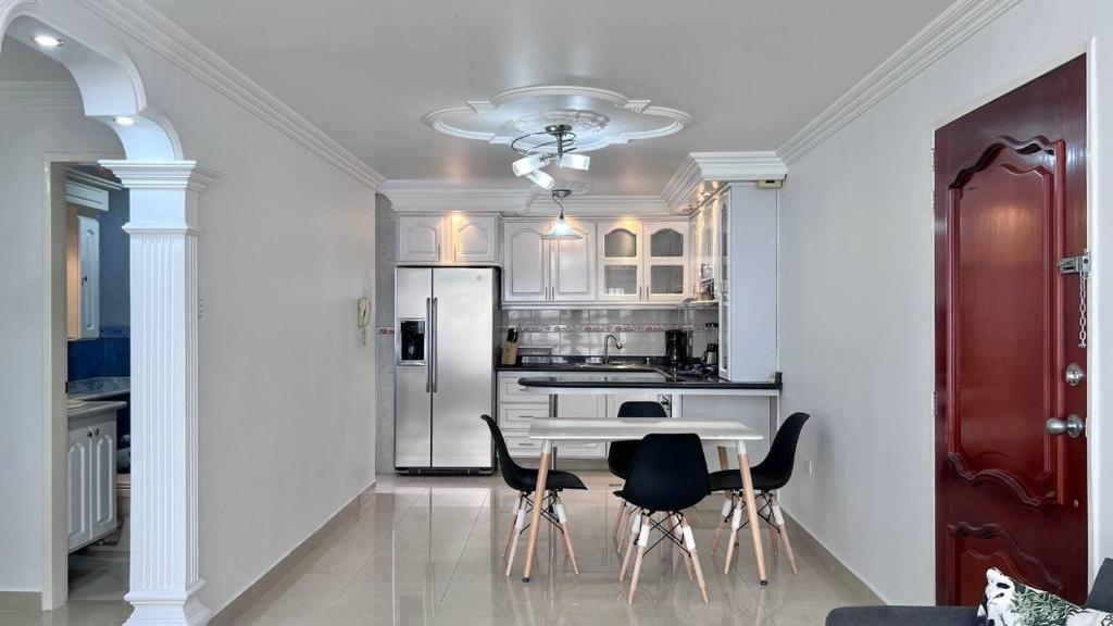 Kuchyň nebo kuchyňský kout v ubytování Apartamento equipado