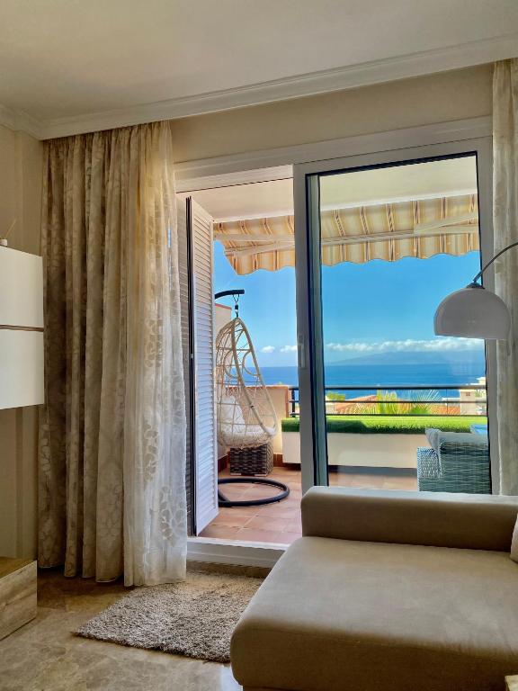 Posedenie v ubytovaní Apartment with spectacular view in Puerto Santiago