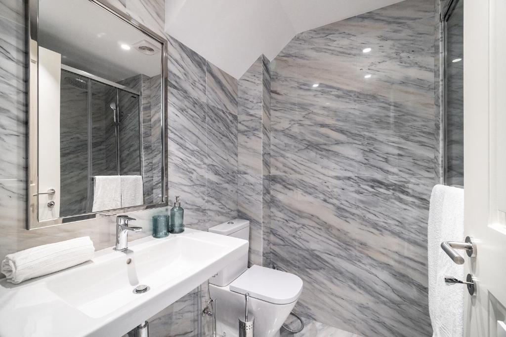 Chiado Charming Apartments - 14