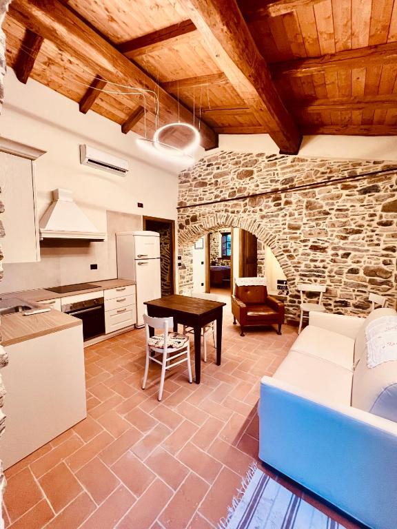 A kitchen or kitchenette at Agriturismo Montagna Verde Apella