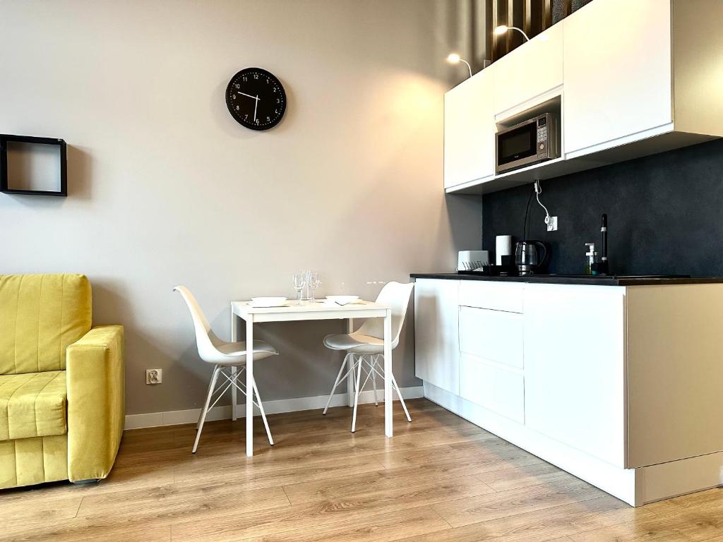 Zarembowicza Apt 36 - Self Check-In 20h - Parking &Lift - 18