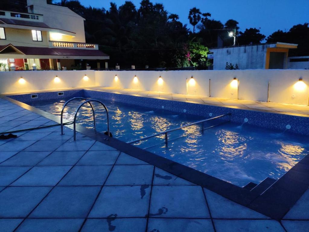 Sundlaugin á Hotel SSGrand Pondicherry eða í nágrenninu