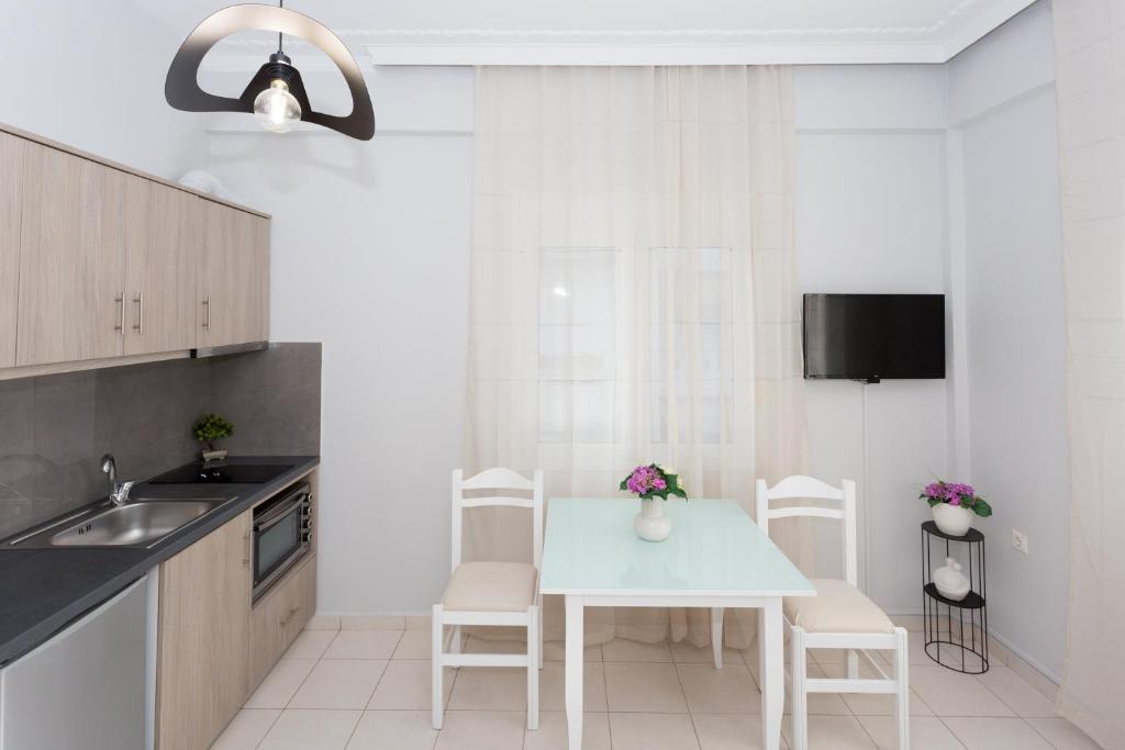 Eleni Apartments - 10