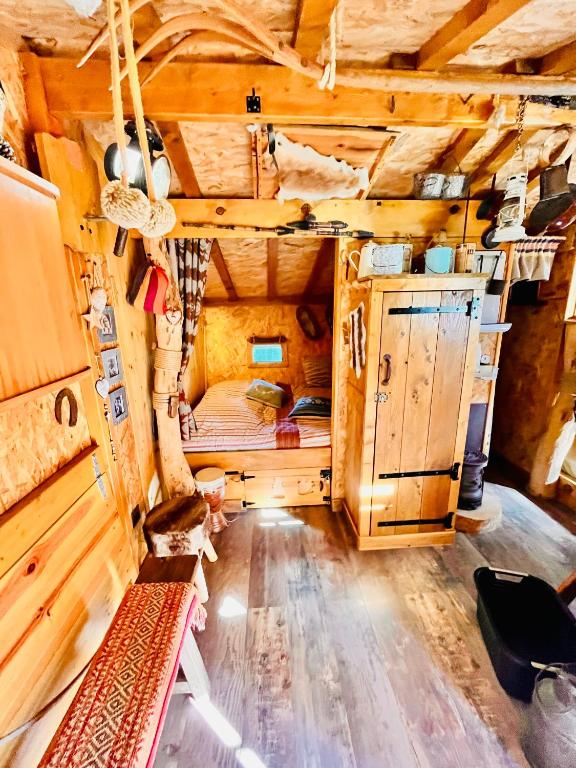 Fotografie z fotogalerie ubytování La cabane perchée du trappeur v destinaci Écrainville