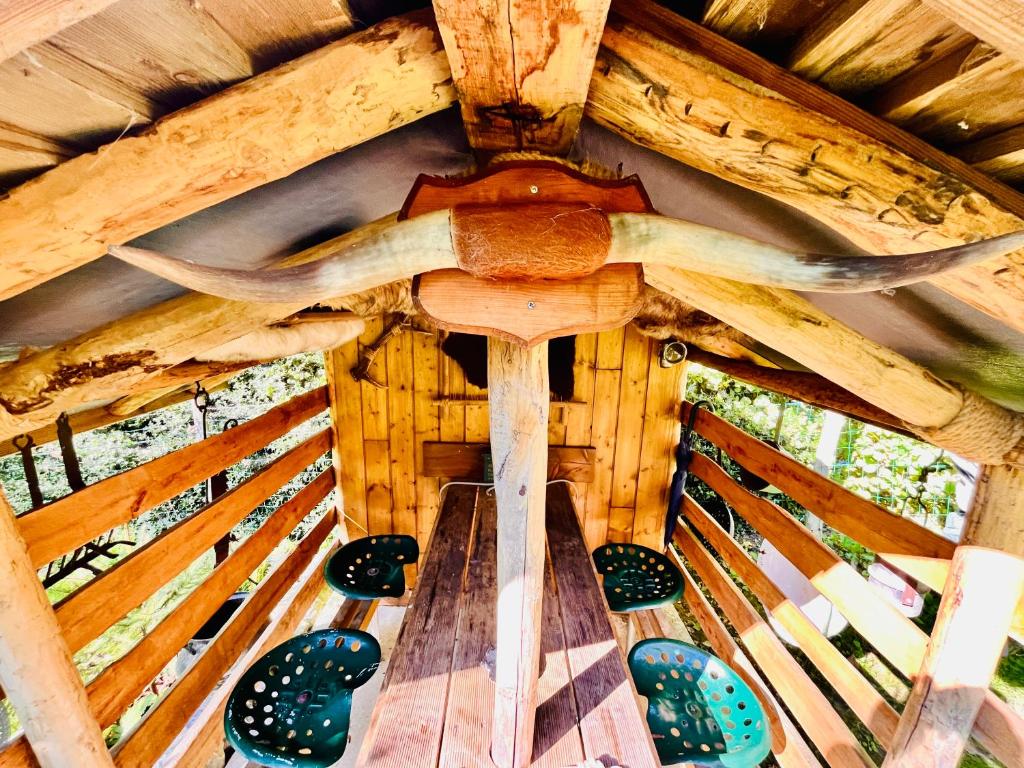 Fotografie z fotogalerie ubytování La cabane perchée du trappeur v destinaci Écrainville