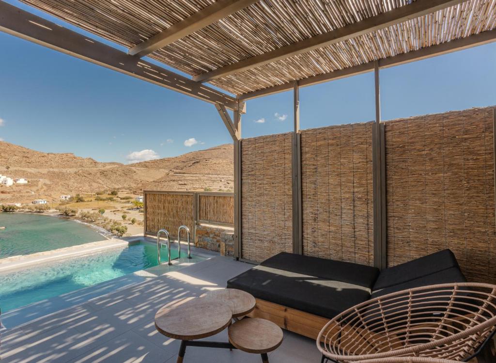 Amal Kythnos Suites - 带私人游泳池的初级套房