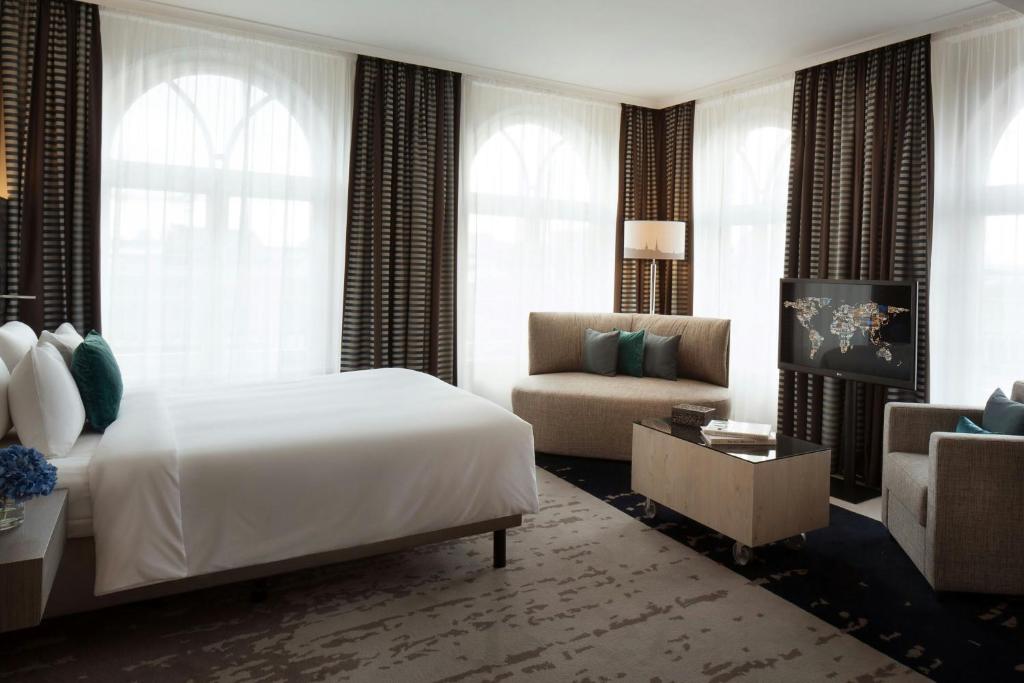 Renaissance Hamburg Hotel - Resim 20