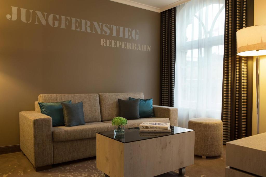 Renaissance Hamburg Hotel - Resim 23