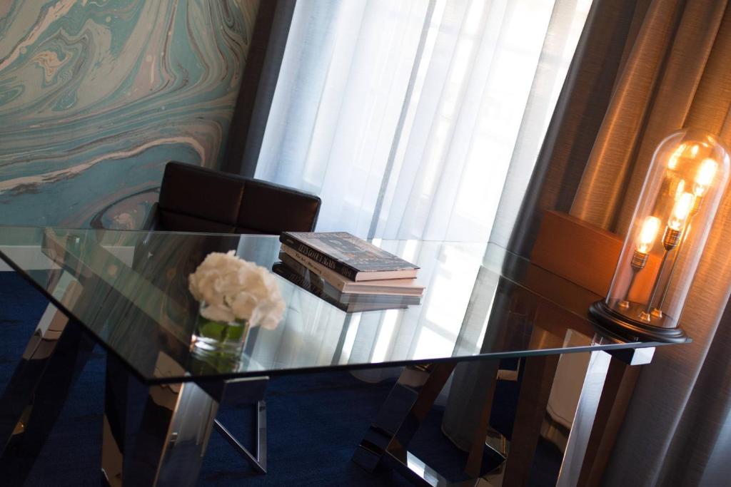 Renaissance Hamburg Hotel - Resim 32