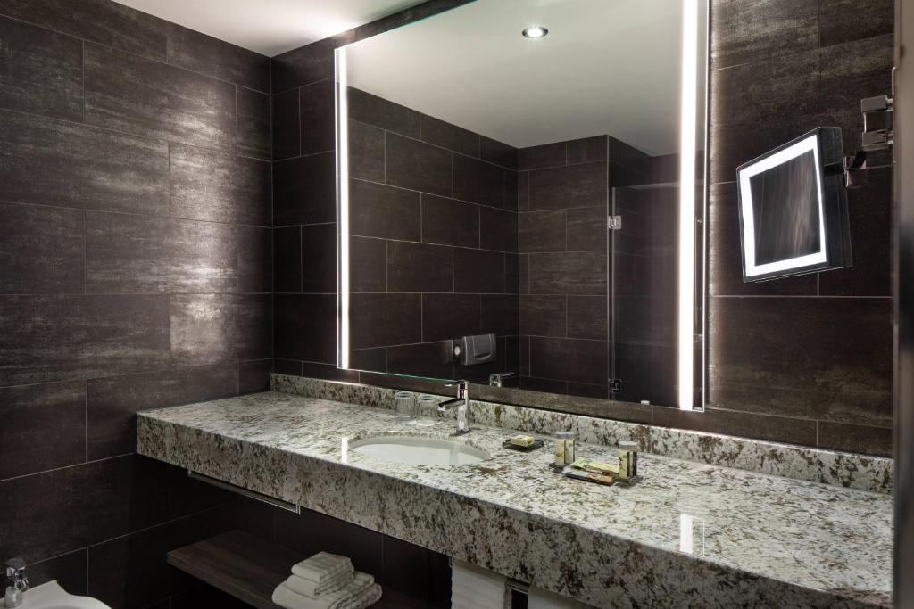 Renaissance Hamburg Hotel - Resim 34