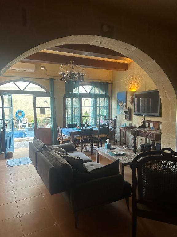 Posezení v ubytování Gozo Sunset Farmhouse