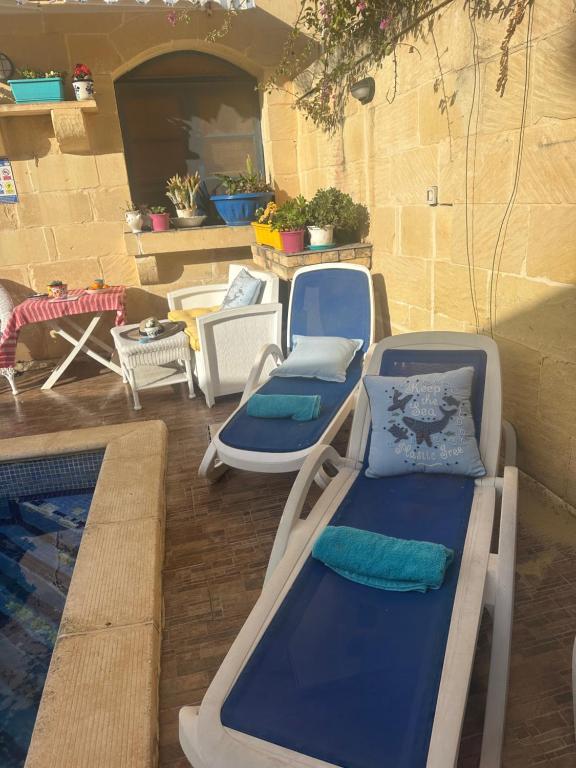 Posezení v ubytování Gozo Sunset Farmhouse