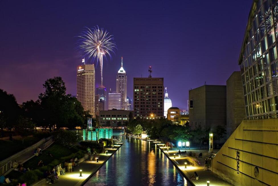 Gallery image of Downtown Indy Lucas Oil- Conv Center Skywalk#2 in Indianapolis